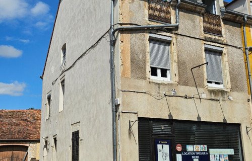 Immeuble à 
Mirebeau Sur Beze