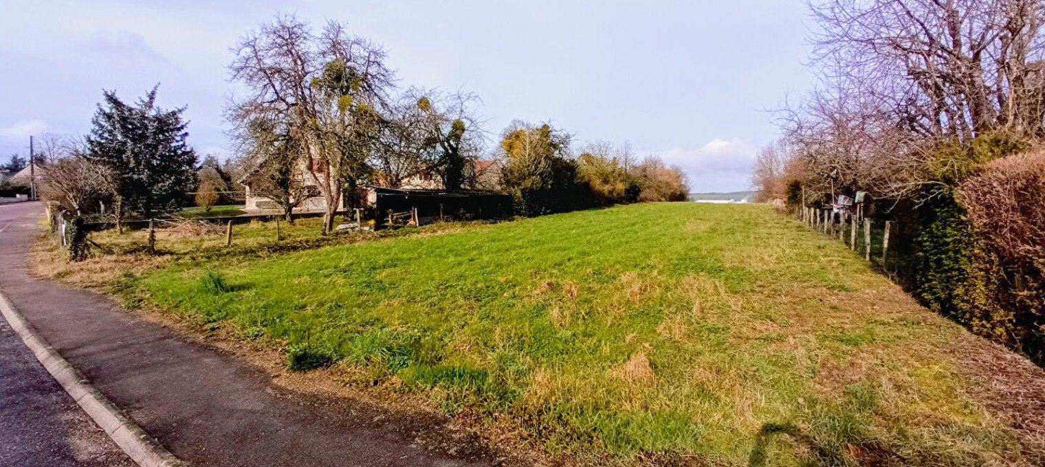 Terrain à 
Gray La Ville