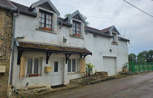 Maison à 
Dampierre Et Flee