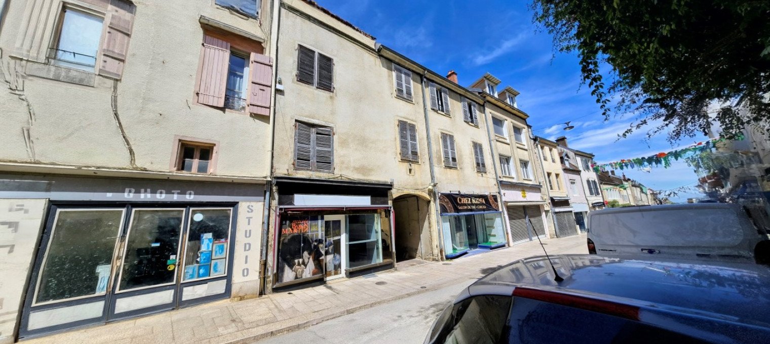 Maison à 
Gray