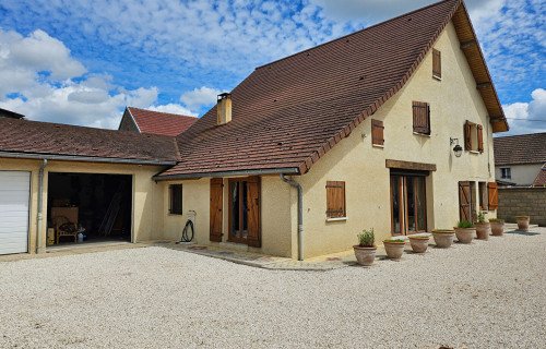 Maison à 
St Sauveur
