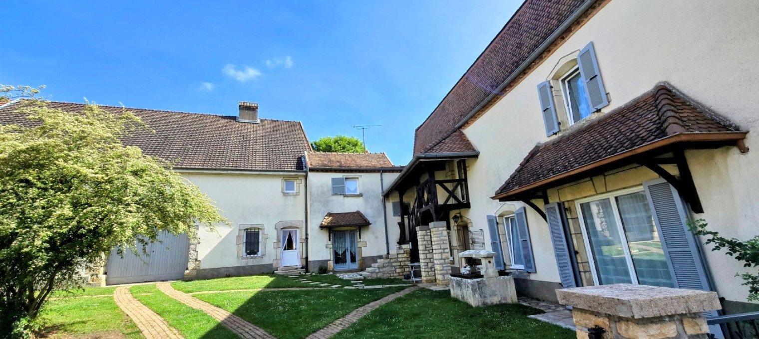 Maison à 
Mirebeau Sur Beze