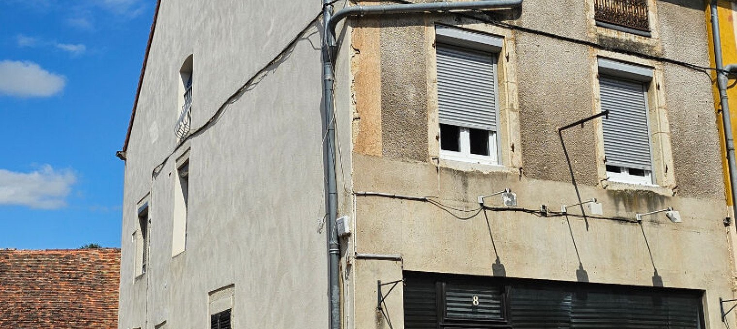 Immeuble Ã  
Mirebeau Sur Beze